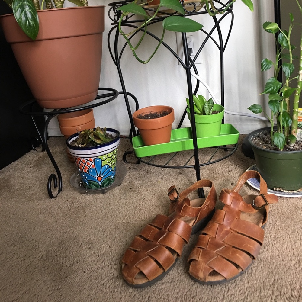 Closed toe leather sandals made in Brazil